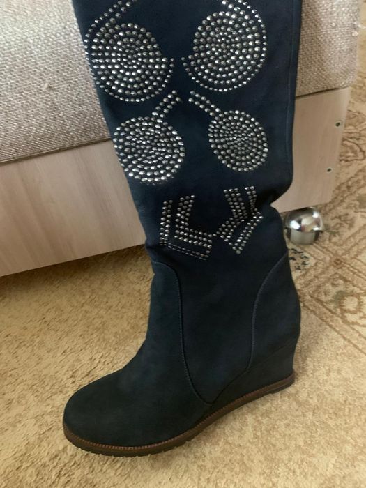 Продам женские сапоги 37