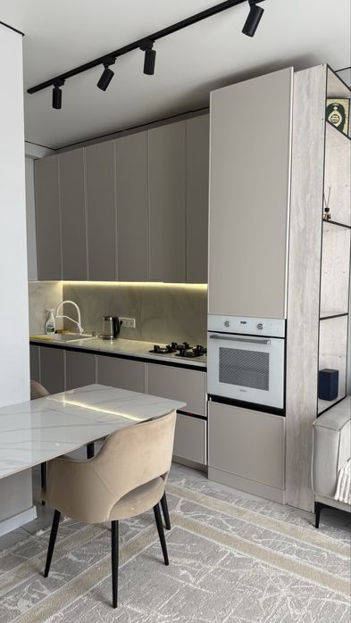 Кухонный гарнитур, кухонный шкаф