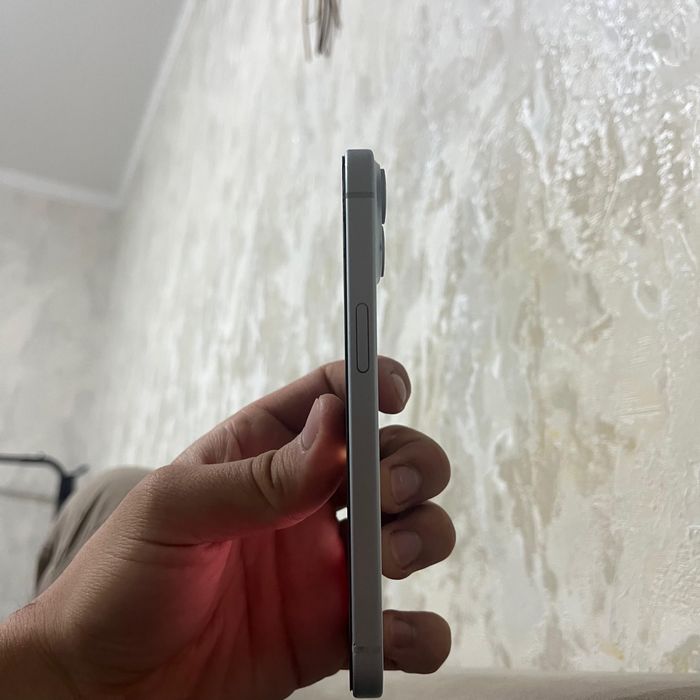 Iphone 15 128гб.