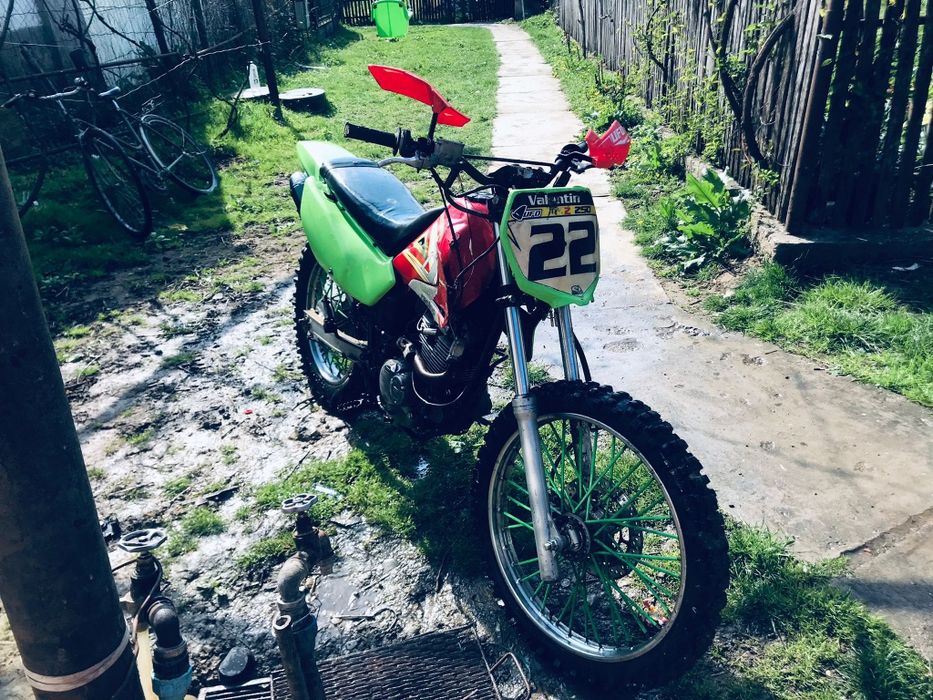 Vând Cross de 200
