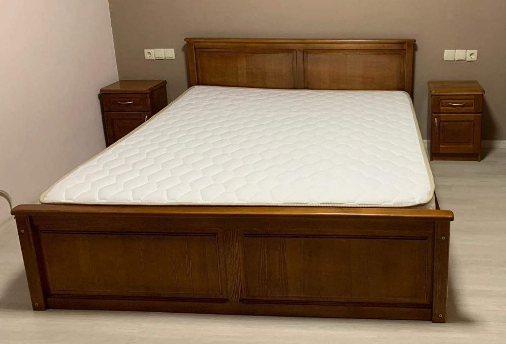 Легла и спални от масив, нощни шкафчета !