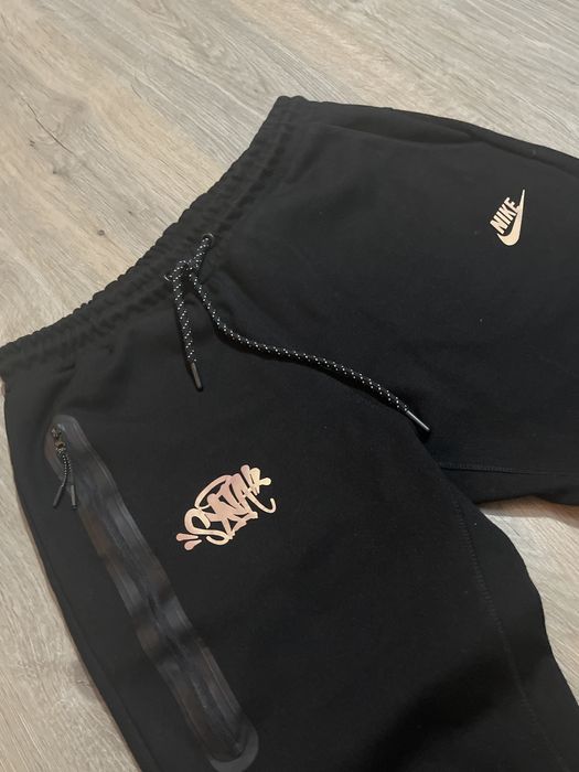 Syna World Nike tech долнище