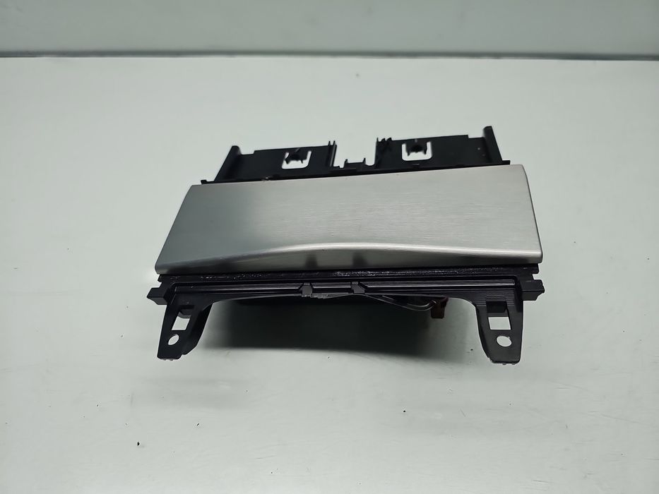 Scrumiera Mercedes Clasa C (W204) [Fabr 2007-2014] A2046801350
