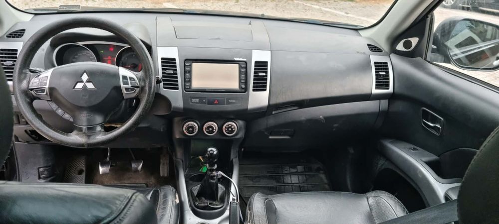 Mitsubishi Outlander 2 Full Full 7 Locuri Se oferă fiscal pe loc