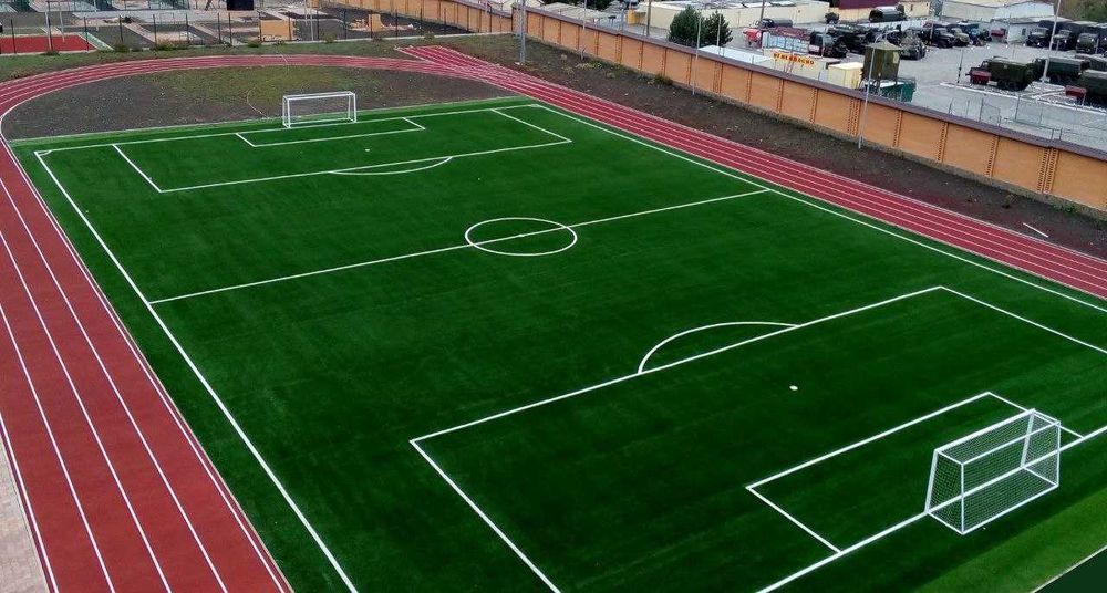 Мини футбольные поля и спорт площадки под ключ