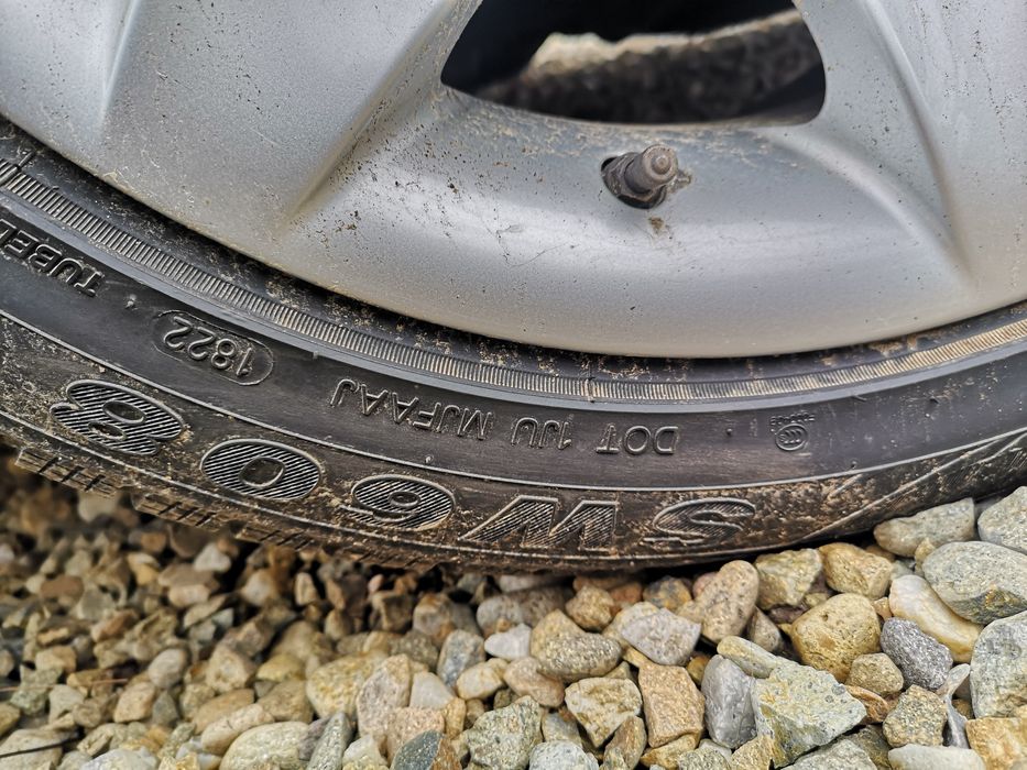 235 45 17 R17 iarnă noi