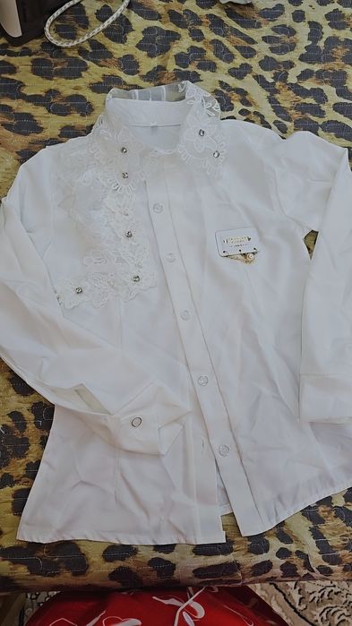 Белая  новая рубашка  размер неподошел