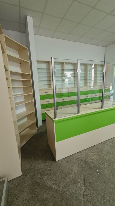 Мебели за пълно обзавеждане на аптека