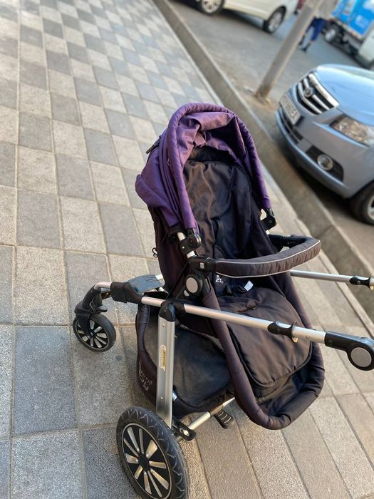 Srochna kolyaska sotiladi