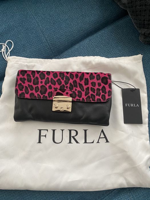 Furla crossbody.100% ориг. С етикет, паспортче, прахова торба.Нова