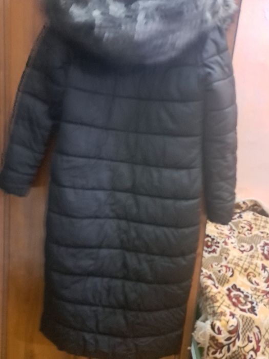 Тёплая длинная куртка в отличном состоянии