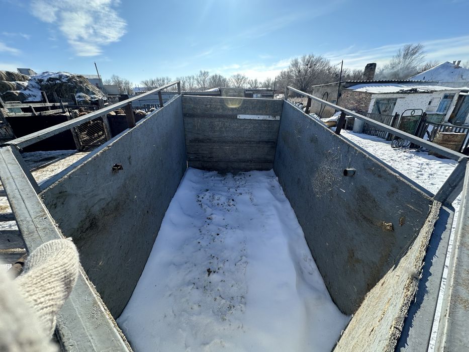 Прицеп коневозка