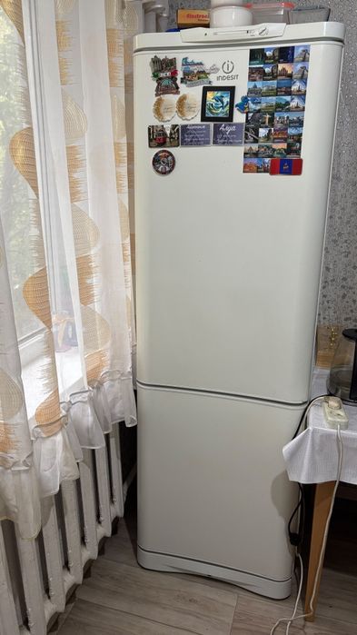 Холодильник INDESIT