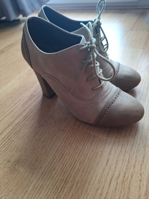 Pantofi cu toc de 9 cm