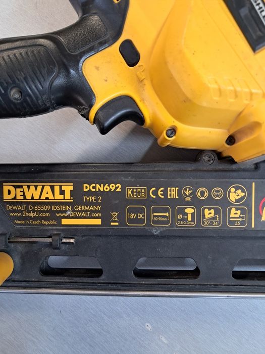 Такер Dewalt dsn692