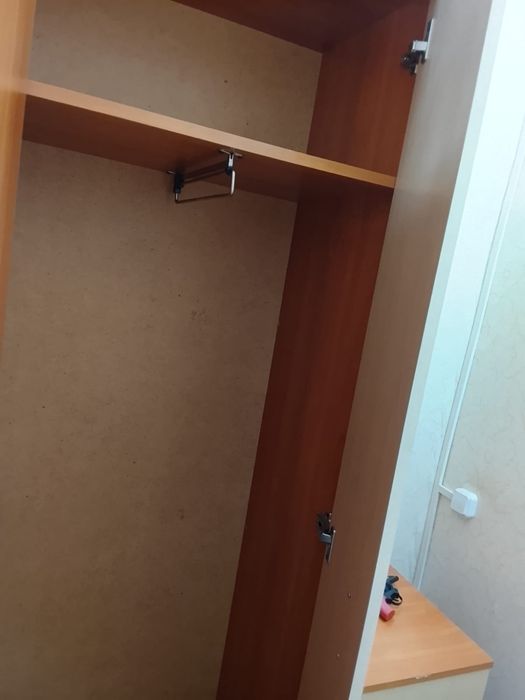 Продам прихожую срочно