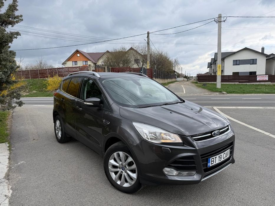 Ford Kuga Masina este impacabilă, are toate schimburile la timp