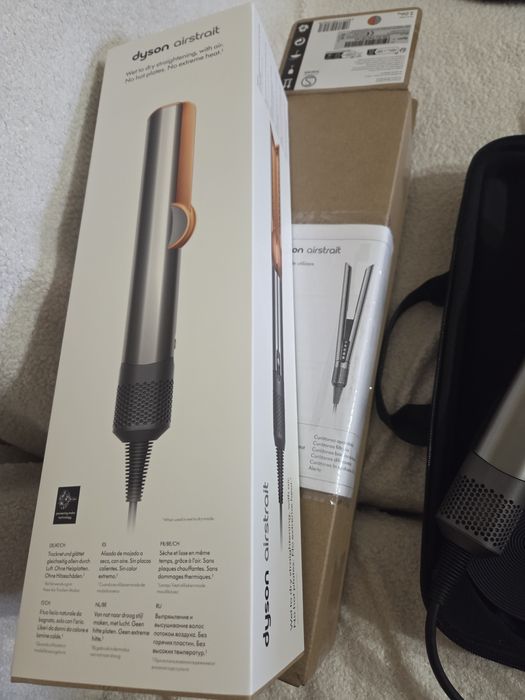 Dyson airstrait silver