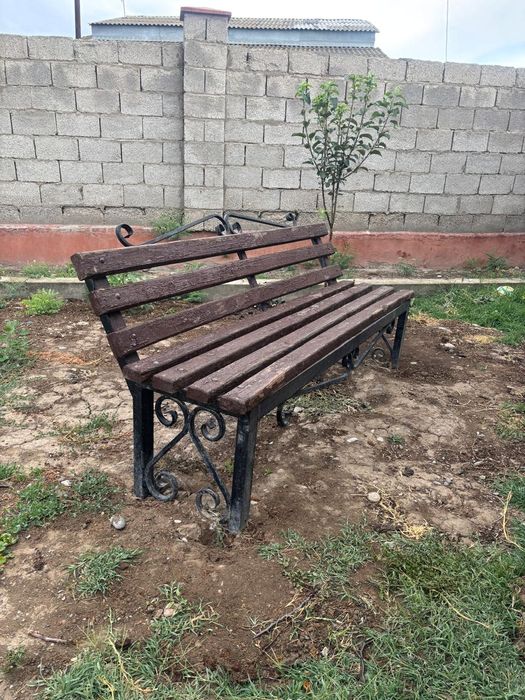 Қалың темірден жасалған 2 орындық сатылады