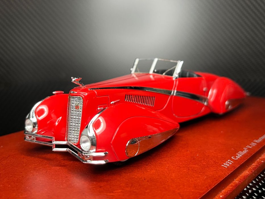 . 1937 Cadillac V-16 Hartmann Roadster. 1:43