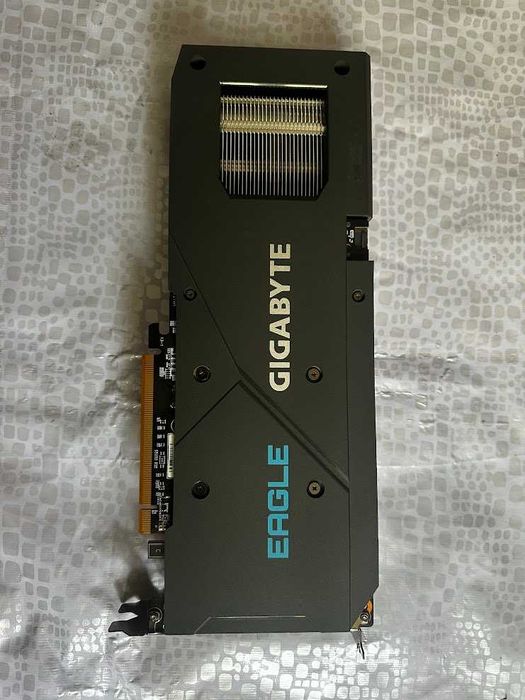 Radeon RX 6600 XT EAGLE 8G.