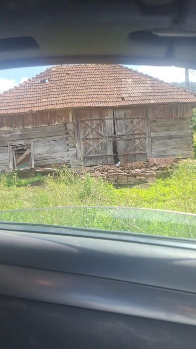 Vând șură din lemn stejar