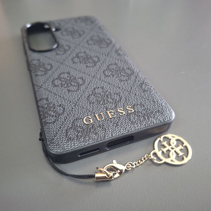 Гръб Guess за Samsung Galaxy S26  Черен кожен кейс със златно лого