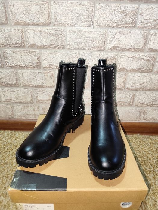 Продам женские Челси