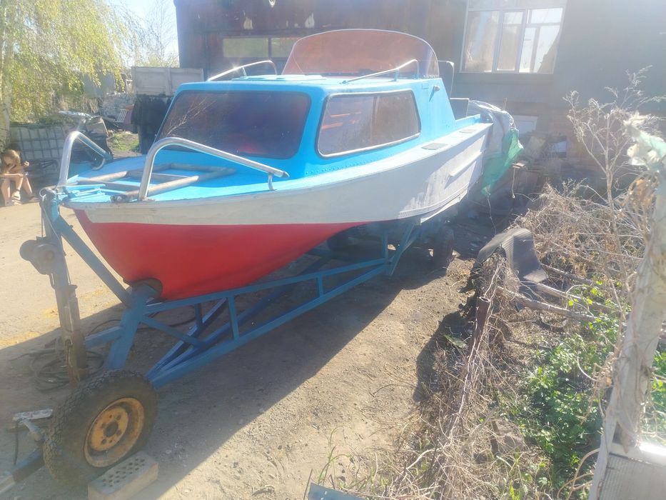Продам катер амур 2