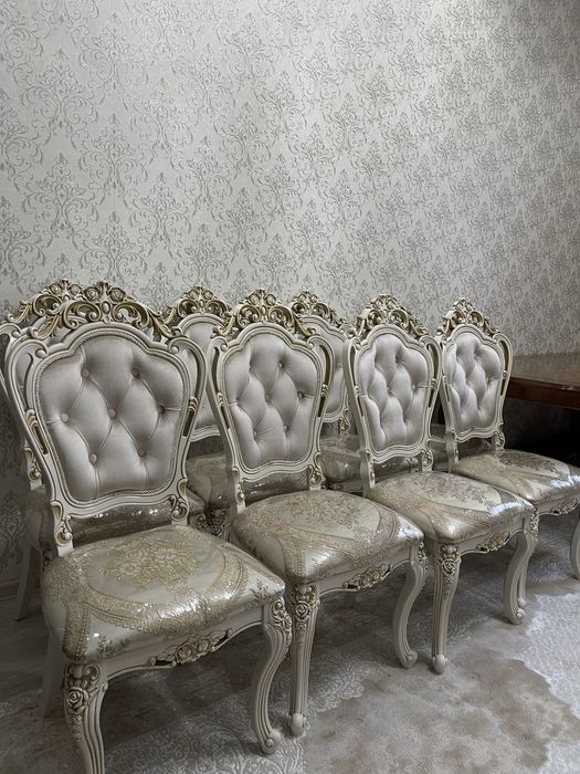 Продам новые дагестанские стулья, в пленке 8 шт