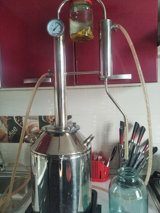 Дистиллятор (аппарат для производства напитков)