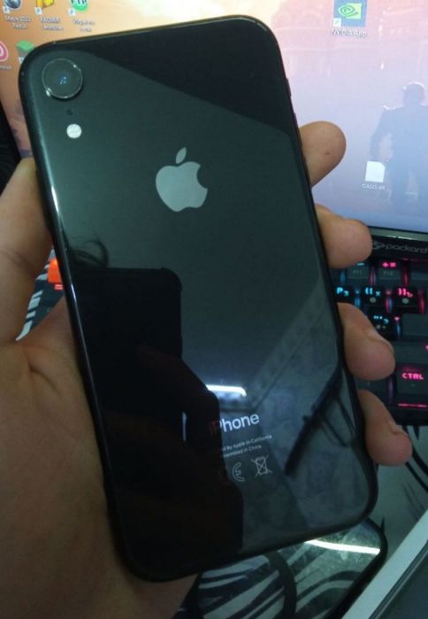 iPhone XR 64gb продам обмен