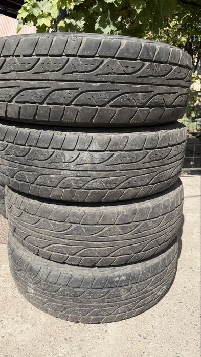 Продам комплект летний резины.