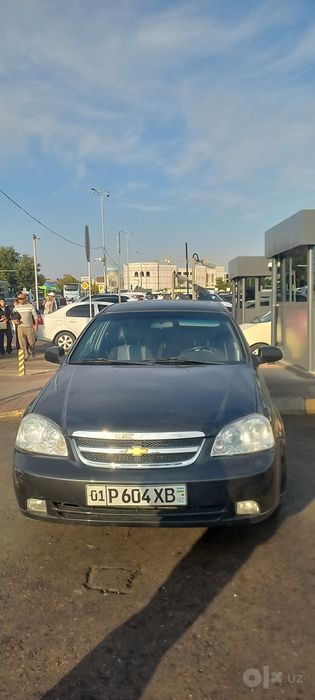 Автомобиль срочно сотилади
