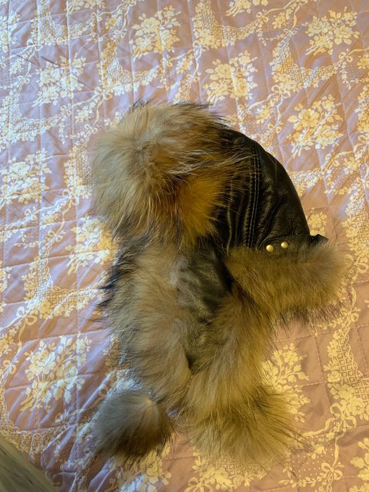 Дамска шапка/ушанка от естествена кожа и енот/ ракун