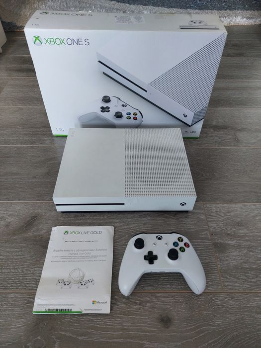 Продам Xbox One S 1TB