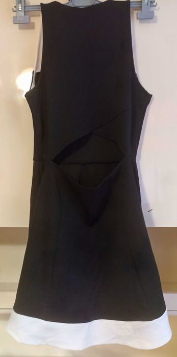 H&M рокля с полу гол гръб