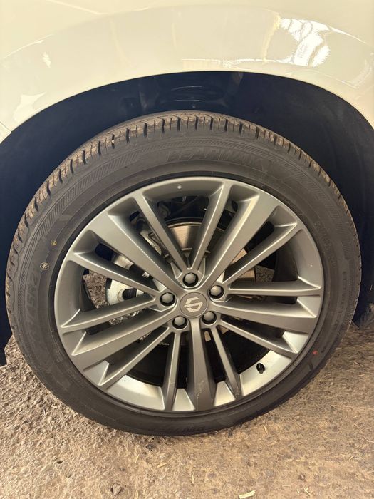 Leаpmotor.c16 гибрид 2 доп опсия