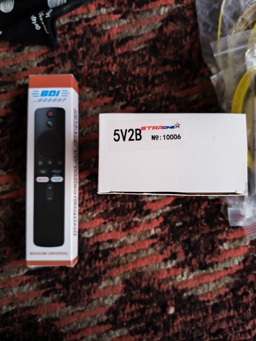 Smart box mi box pult hamda HDMI & pitaniya kabellari