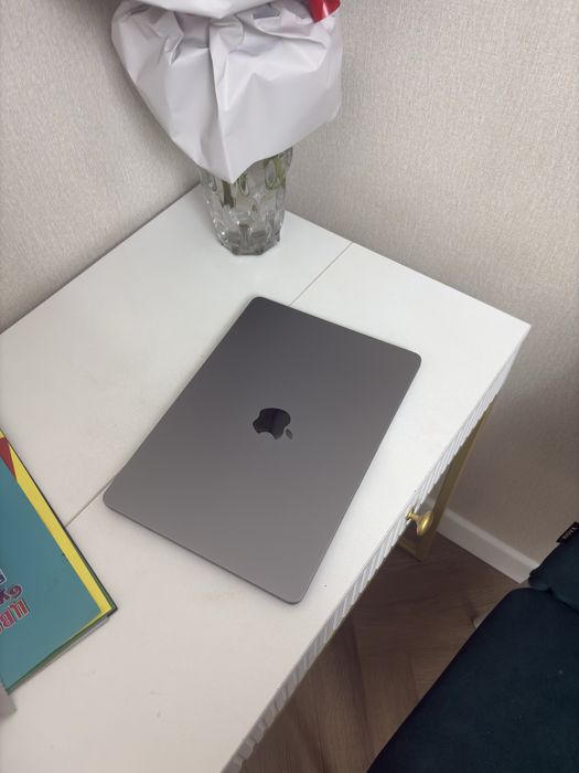 Macbook air m2 в хорошем сост