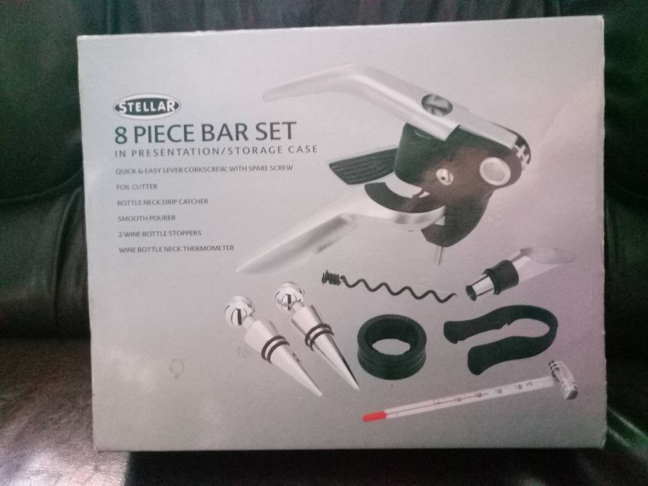 Set accesorii pentru vin:tirbușon,dopuri etc