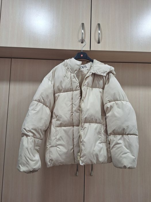 Яке за момиче Zara