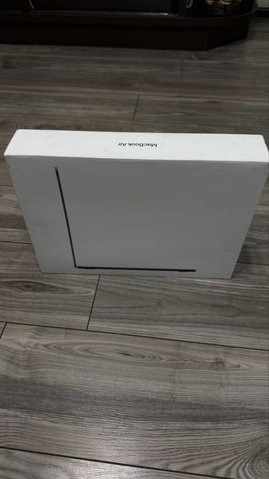 Продам MacBook Air 15" M2
