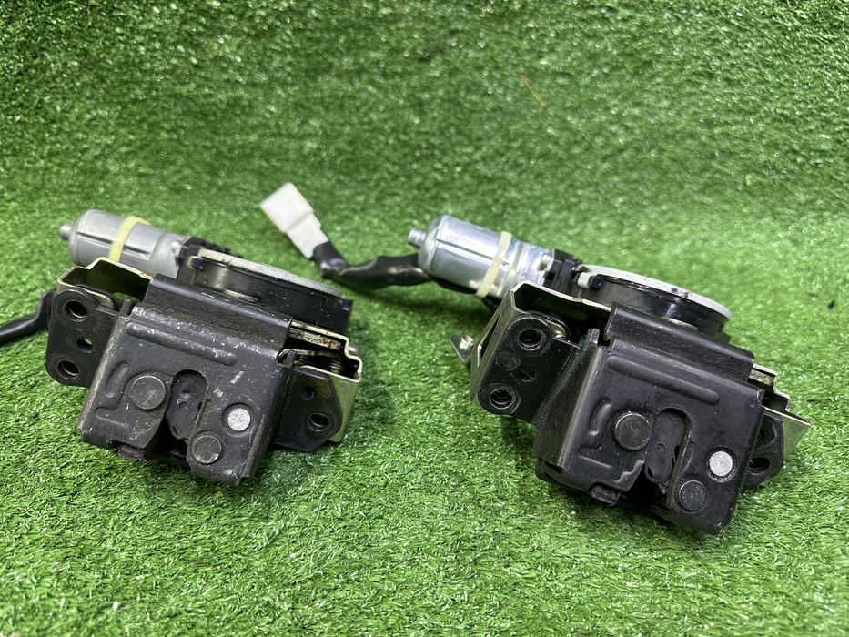 Замок багажника LC200