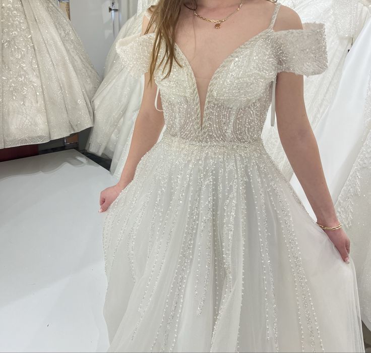 Булчинска рокля с камъни и перли