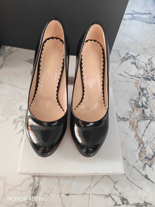 Черни дамски обувки на ток №37 – неносени