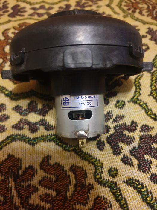 Продам моторчик на пылесос.