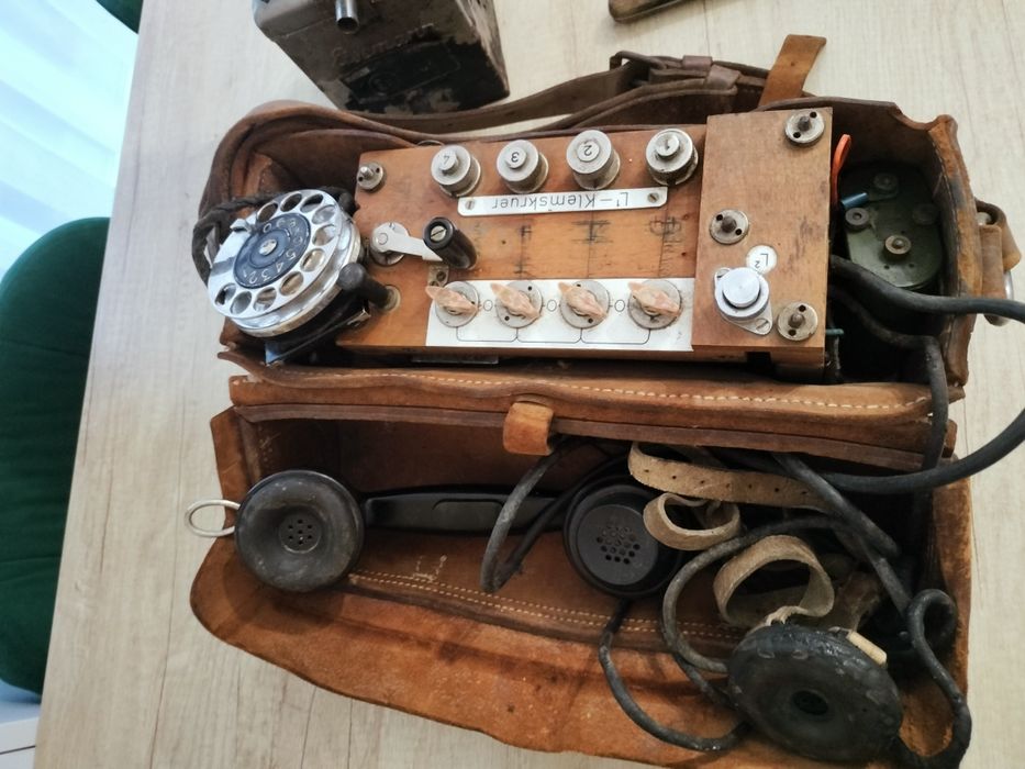 Telefon portabil militar