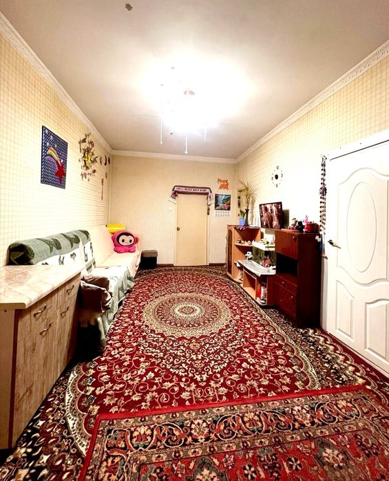 Продажа 2/4/4, Чиланзар 10, ориентир Ин. яз. 5 минут.