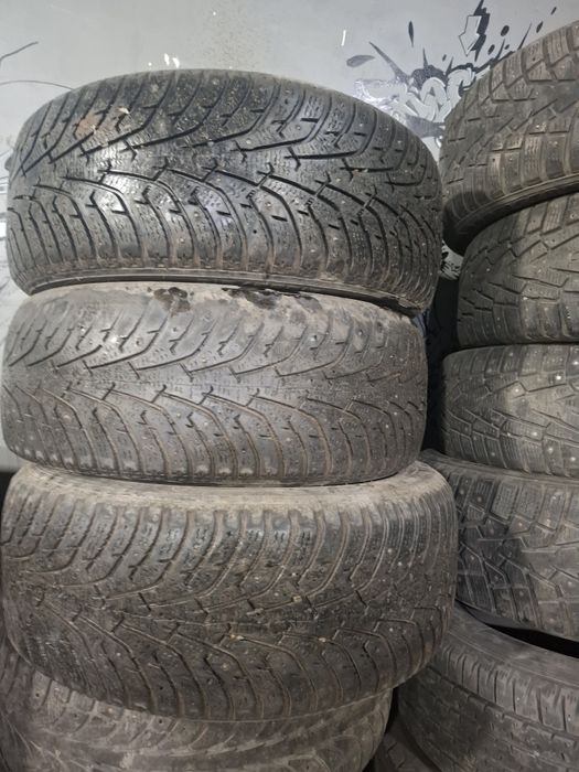 Продам шины Максис